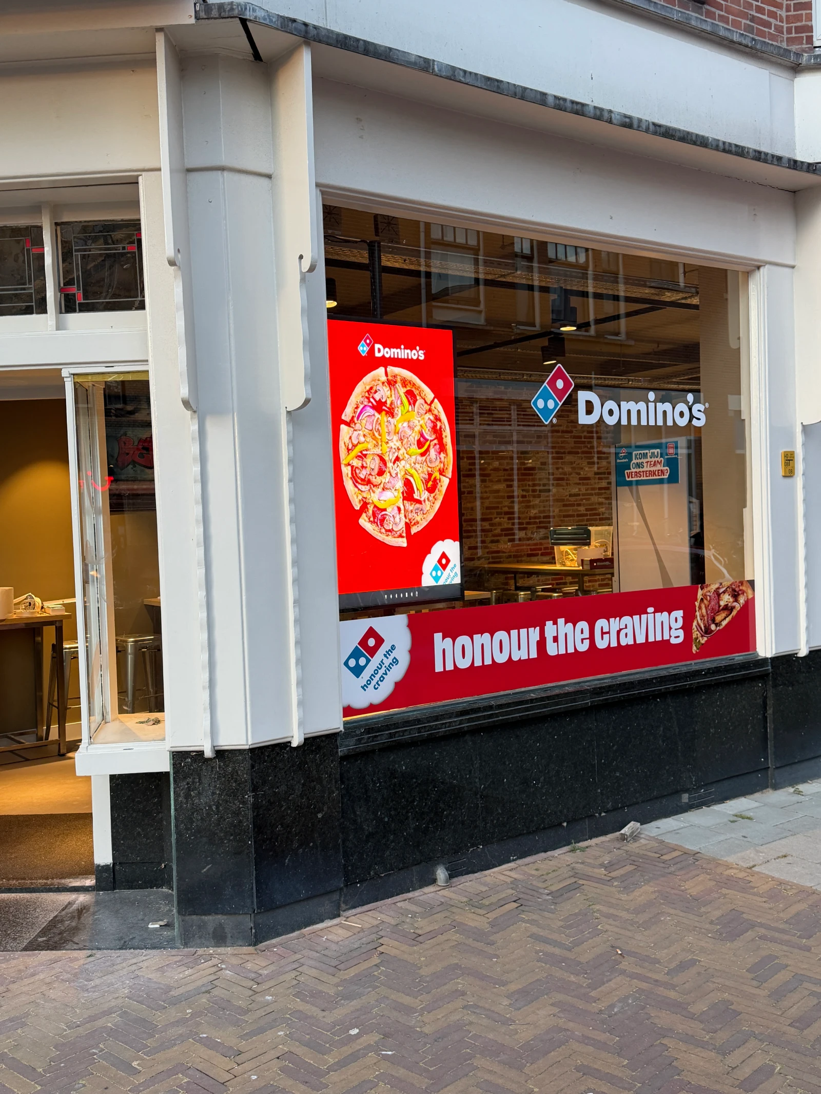 Dominos_Glasled